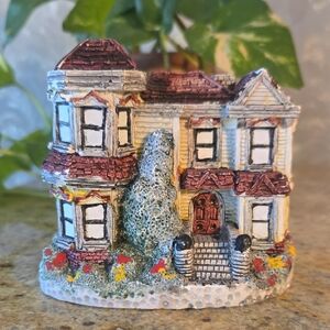 Department 56 Charming Holiday Victorian House Figurine